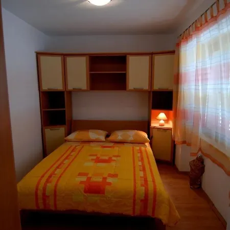 Sikluf-128-1 * Lumbarda