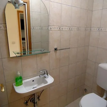 Sikluf-128-1 Apartman Lumbarda