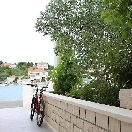 Apartment Sikluf-128-1 Lumbarda