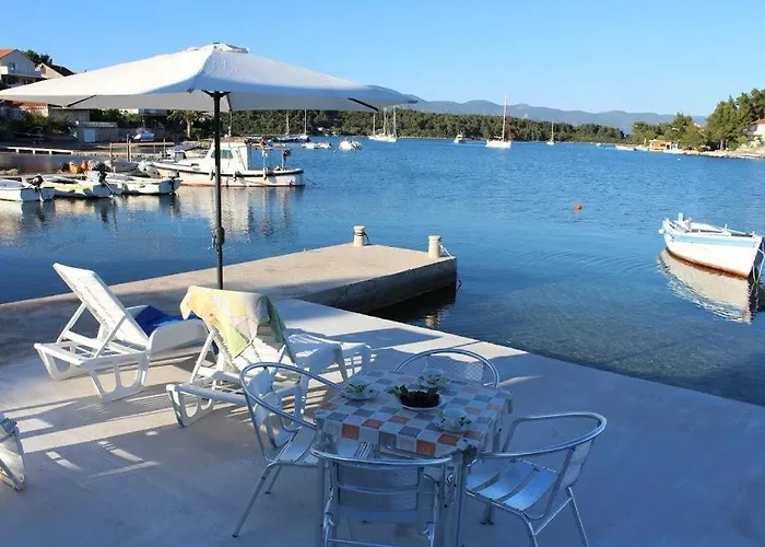 公寓 Sikluf-128-1 鲁巴达