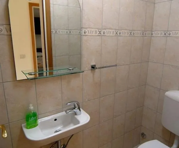 Sikluf-128-1 公寓 鲁巴达