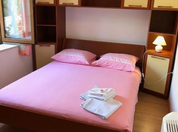 Sikluf-128-1 公寓 鲁巴达